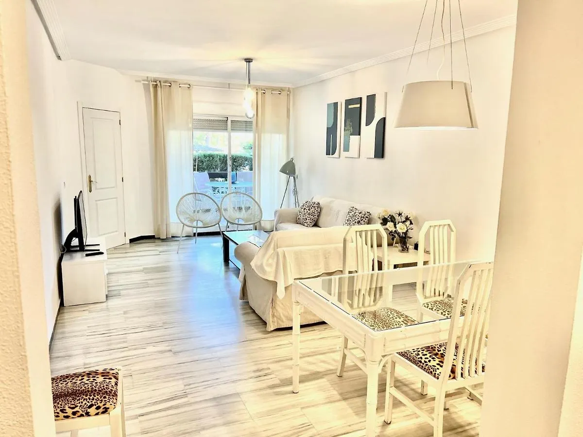 마르베야 Puerto Banus With Private Garden 아파트