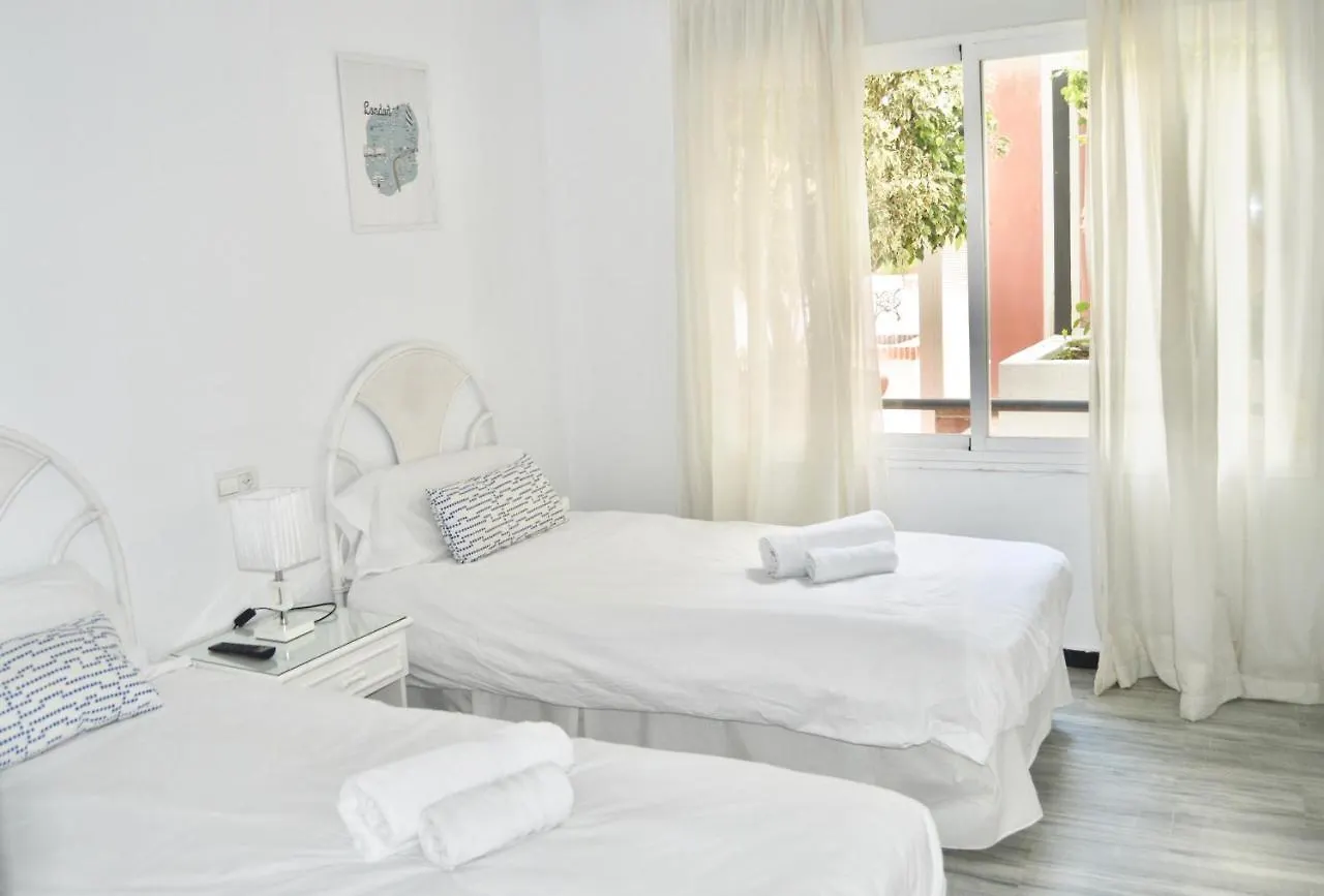 마르베야 Puerto Banus With Private Garden 아파트